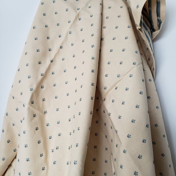 Tablecloth Custom 42” Square Heavy, Cream and Blue Lined, plus extra Fabric - Picture 5 of 5